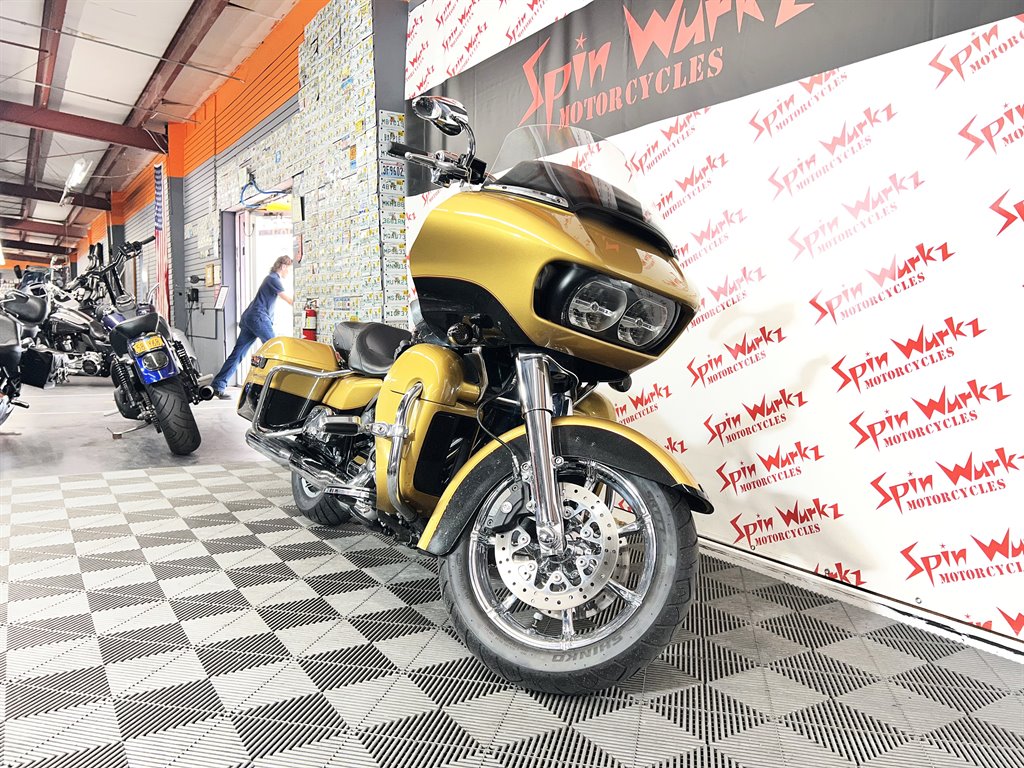 2017 Harley-Davidson FLHX - $13,000