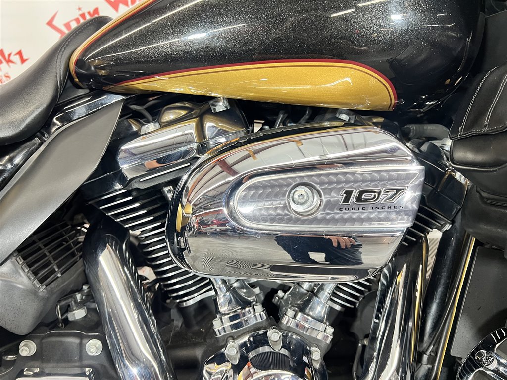 2017 Harley-Davidson FLHX - $13,000