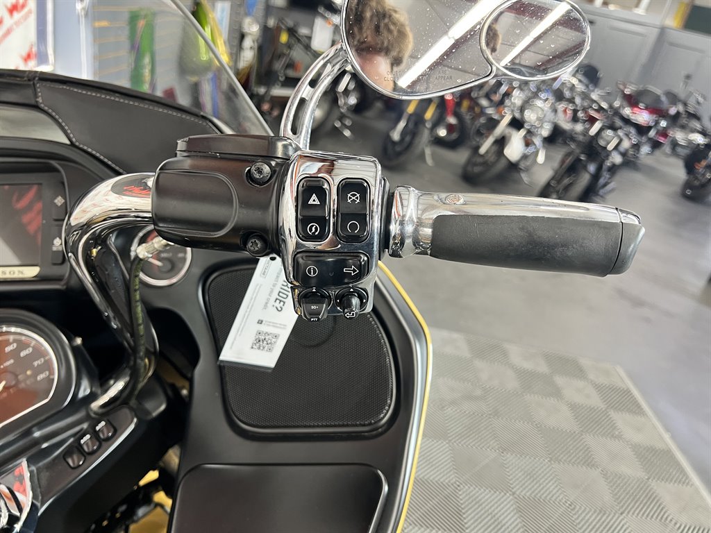 2017 Harley-Davidson FLHX - $13,000