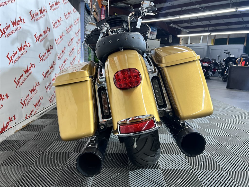 2017 Harley-Davidson FLHX - $13,000