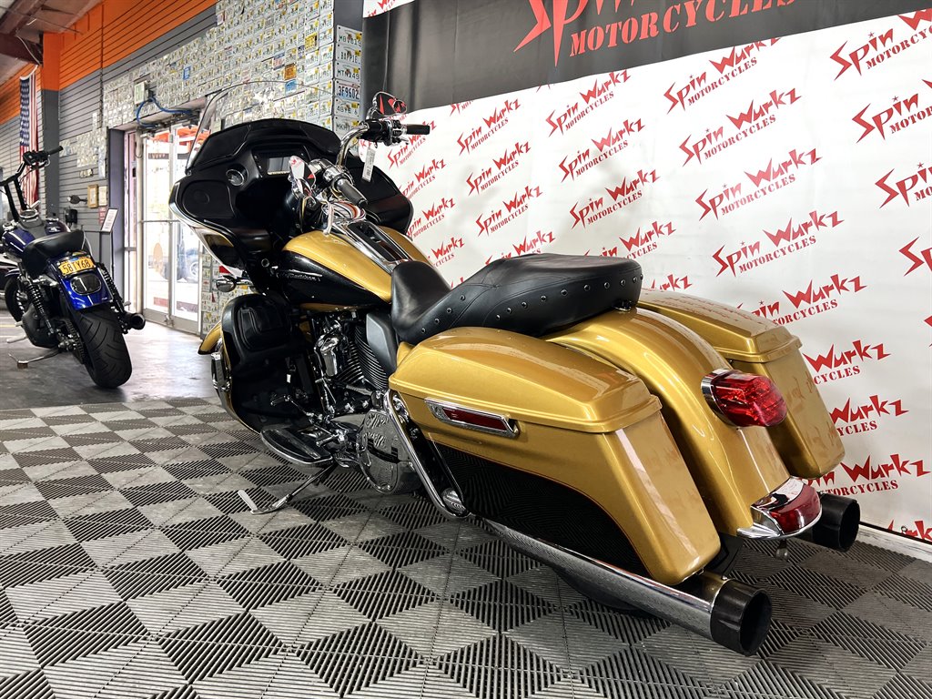 2017 Harley-Davidson FLHX - $13,000