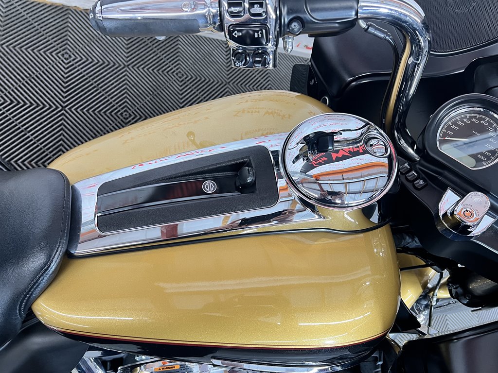 2017 Harley-Davidson FLHX - $13,000