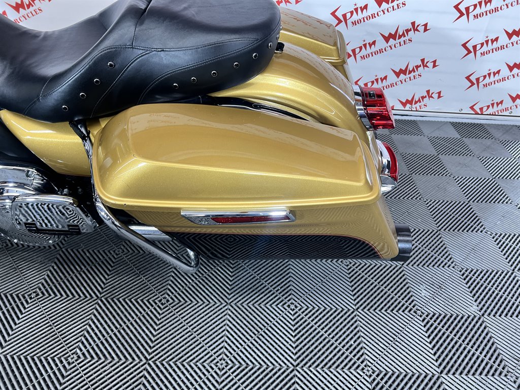 2017 Harley-Davidson FLHX - $13,000