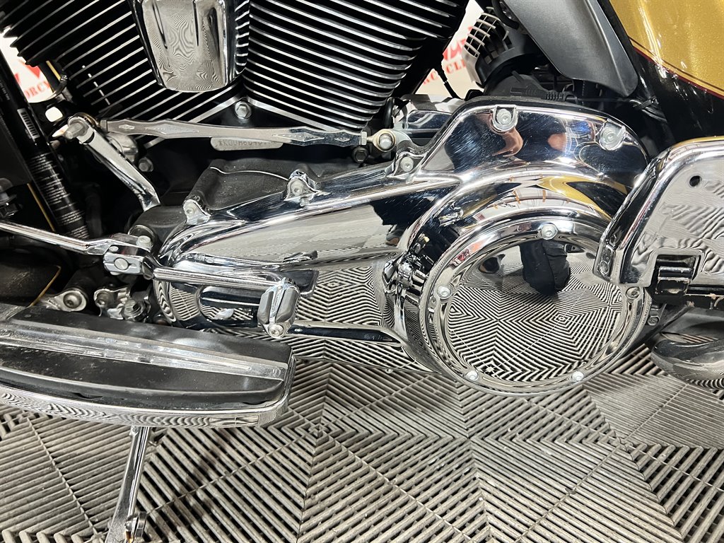 2017 Harley-Davidson FLHX - $13,000