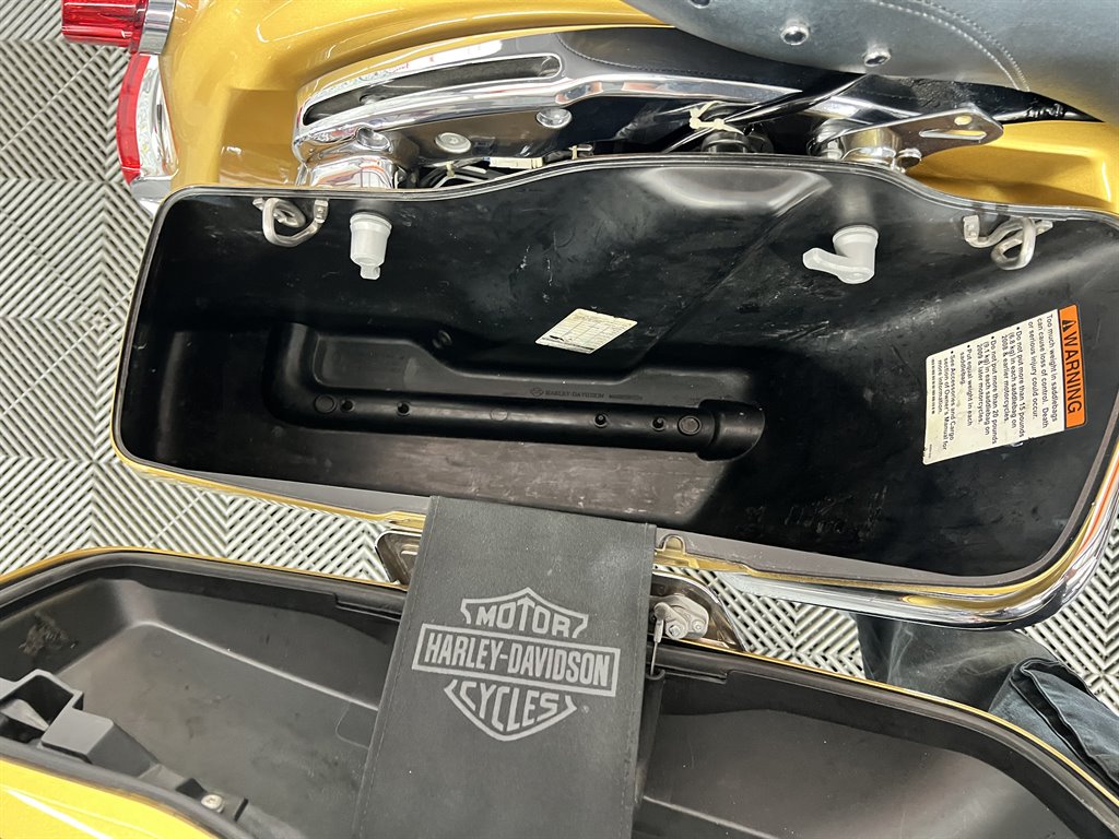 2017 Harley-Davidson FLHX - $13,000