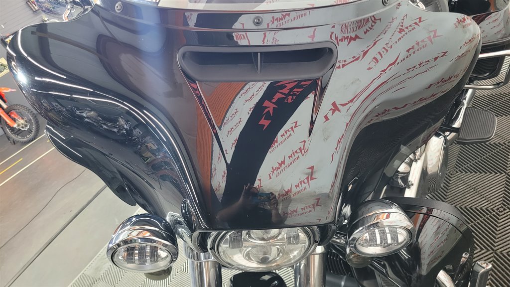 2018 Harley-davidson Ultra Limited - $18,000
