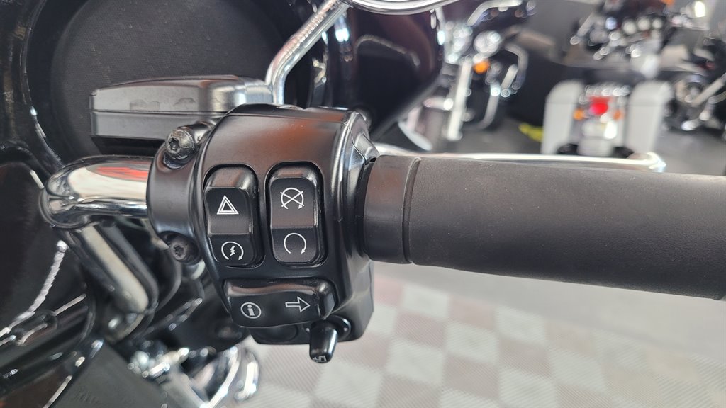 2018 Harley-davidson Ultra Limited - $18,000