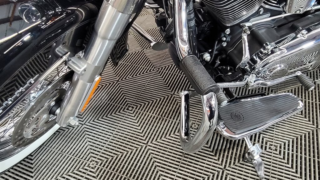 2017 Harley-Davidson FLHTCUTG - $14,000