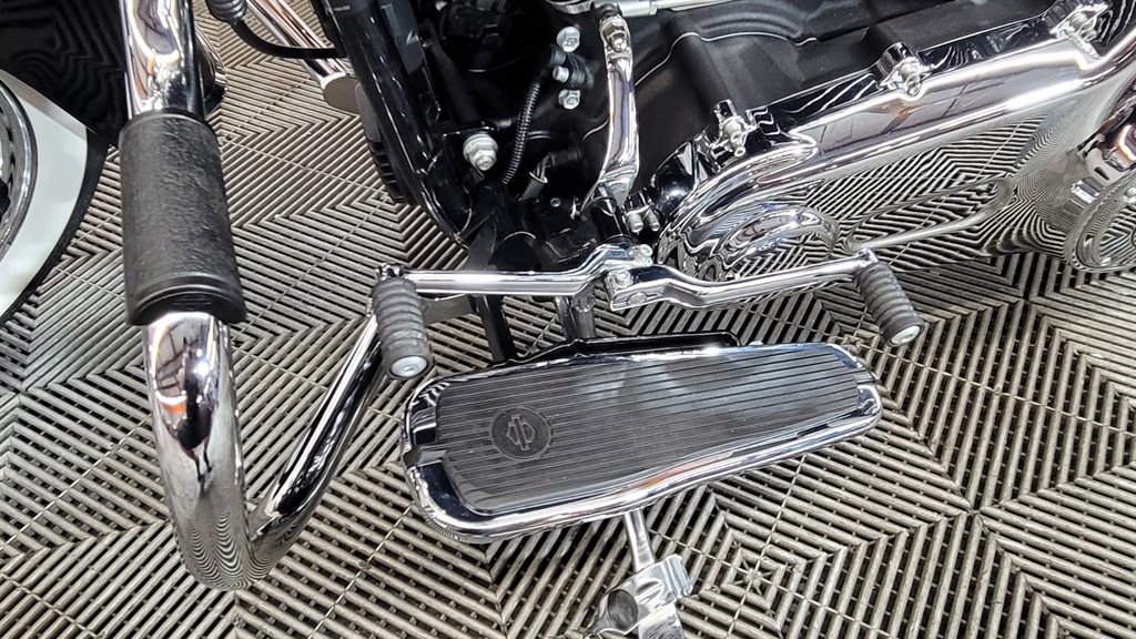 2017 Harley-Davidson FLHTCUTG - $14,000