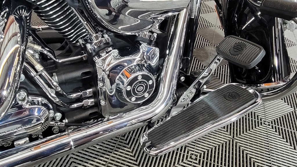 2017 Harley-Davidson FLHTCUTG - $14,000