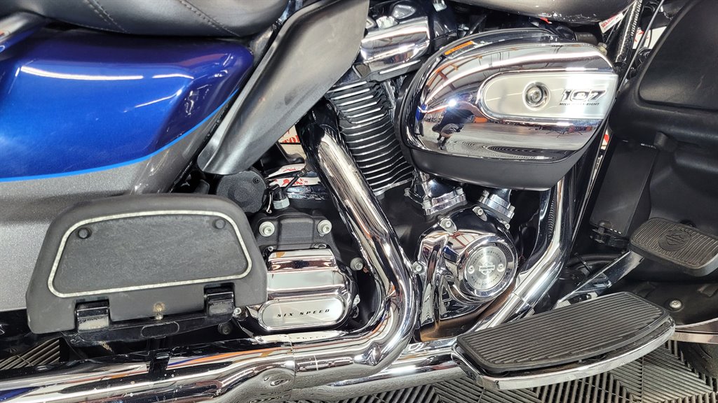 2017 Harley-Davidson FLHTK - $14,000
