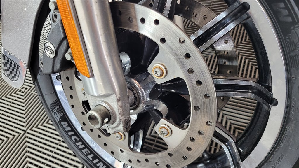 2017 Harley-Davidson FLHTK - $14,000
