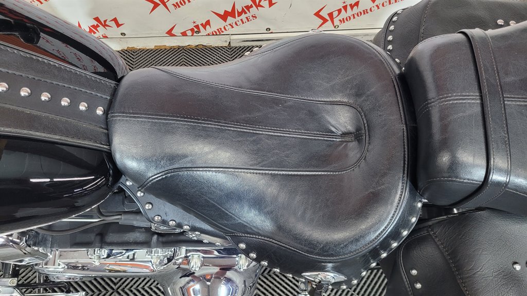 2011 Harley-davidson Heritage Softail Classic - $7,000