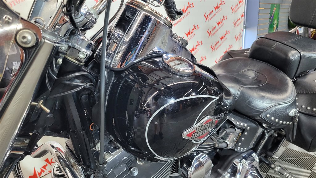 2011 Harley-davidson Heritage Softail Classic - $7,000