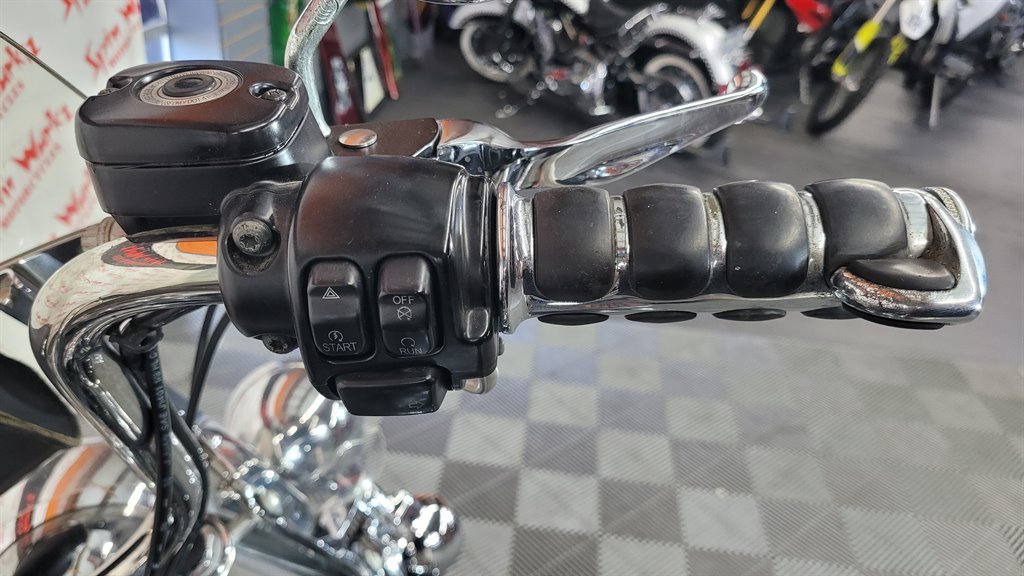2011 Harley-davidson Heritage Softail Classic - $7,000