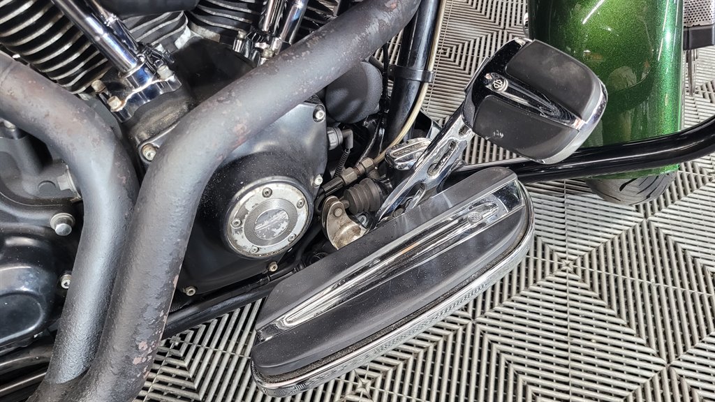 2014 Harley-davidson Cvo Road King - $14,000