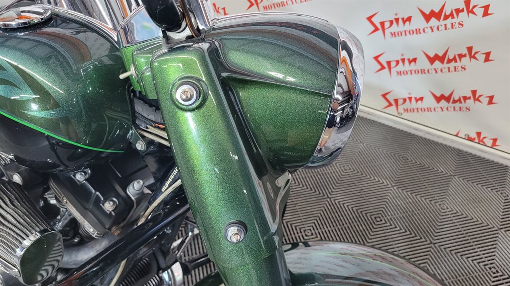 2014 Harley-davidson Cvo Road King - $14,000