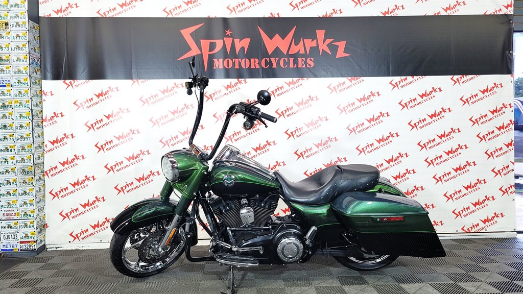 2014 Harley-davidson Cvo Road King - $14,000