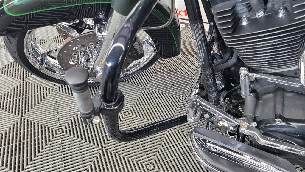 2014 Harley-davidson Cvo Road King - $14,000