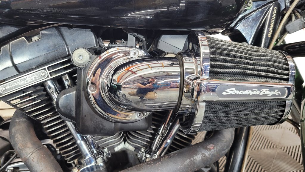 2014 Harley-davidson Cvo Road King - $14,000
