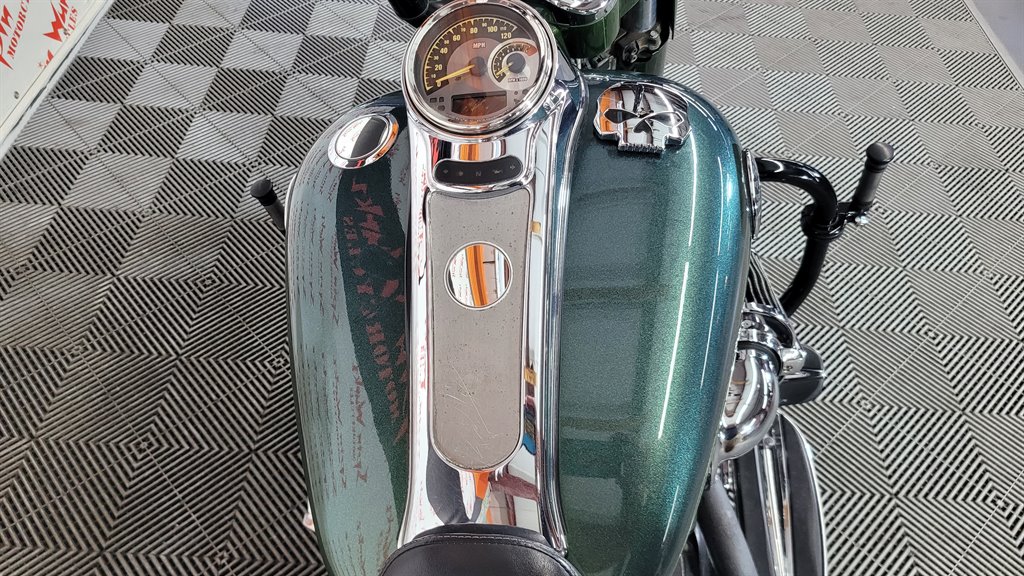 2014 Harley-davidson Cvo Road King - $14,000