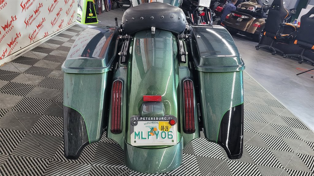 2014 Harley-davidson Cvo Road King - $14,000
