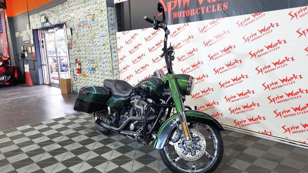 2014 Harley-davidson Cvo Road King - $14,000