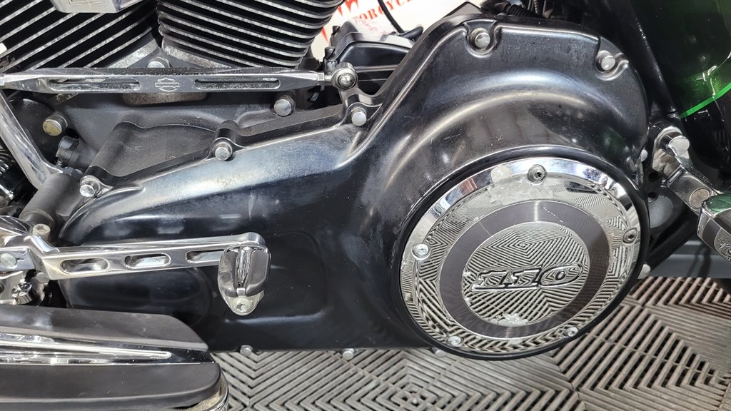 2014 Harley-davidson Cvo Road King - $14,000