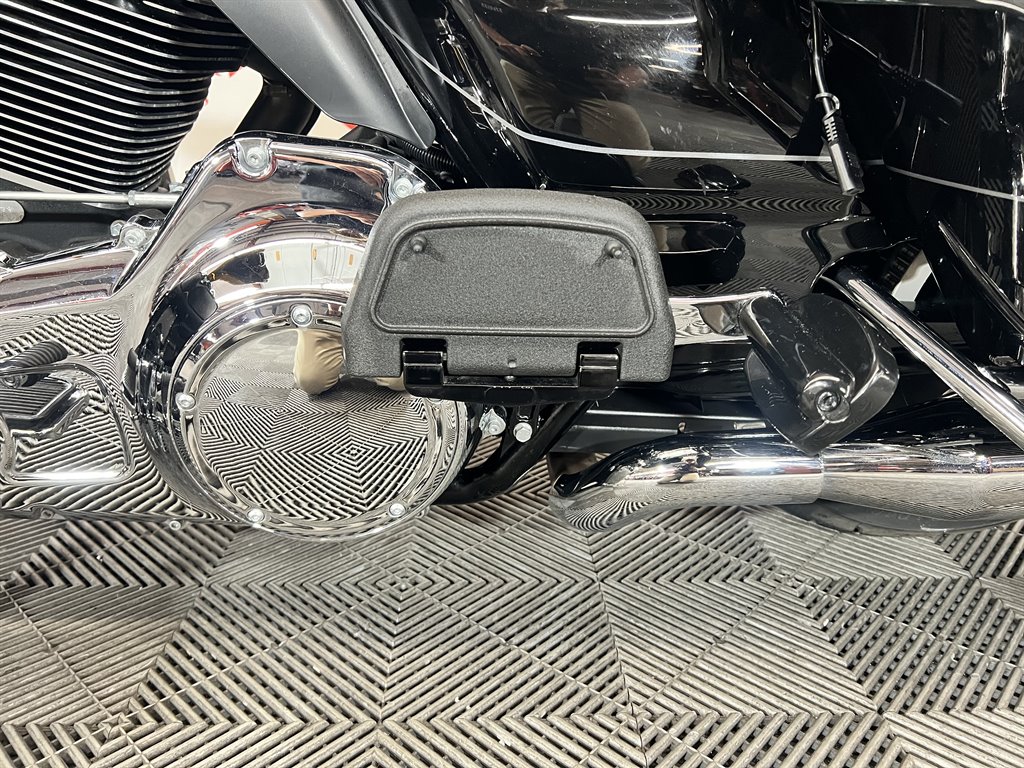 2016 Harley Davidson Ultra Limited Flhtk - $14,000