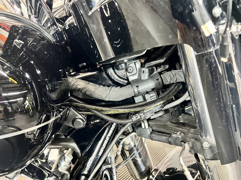 2016 Harley Davidson Ultra Limited Flhtk - $14,000