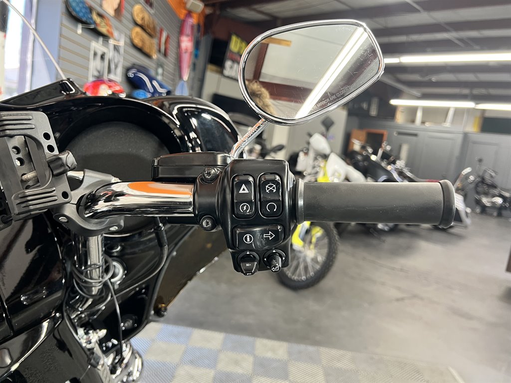 2016 Harley Davidson Ultra Limited Flhtk - $14,000