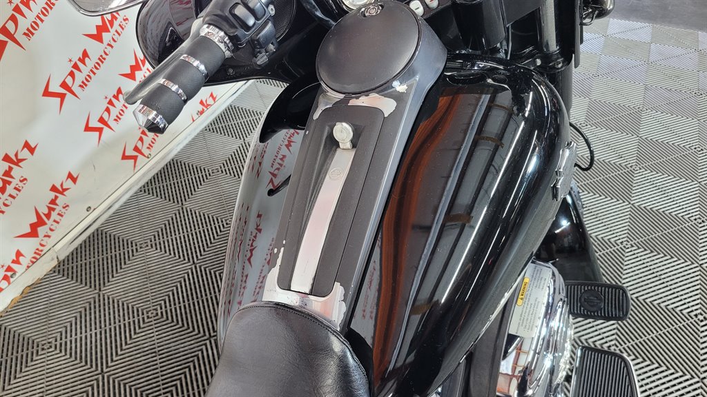2011 Harley-davidson Electra Glide Ultra Limited - $6,000