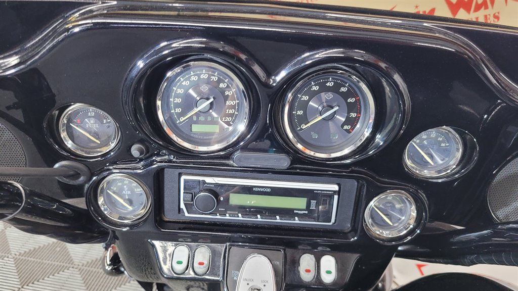 2011 Harley-davidson Electra Glide Ultra Limited - $6,000