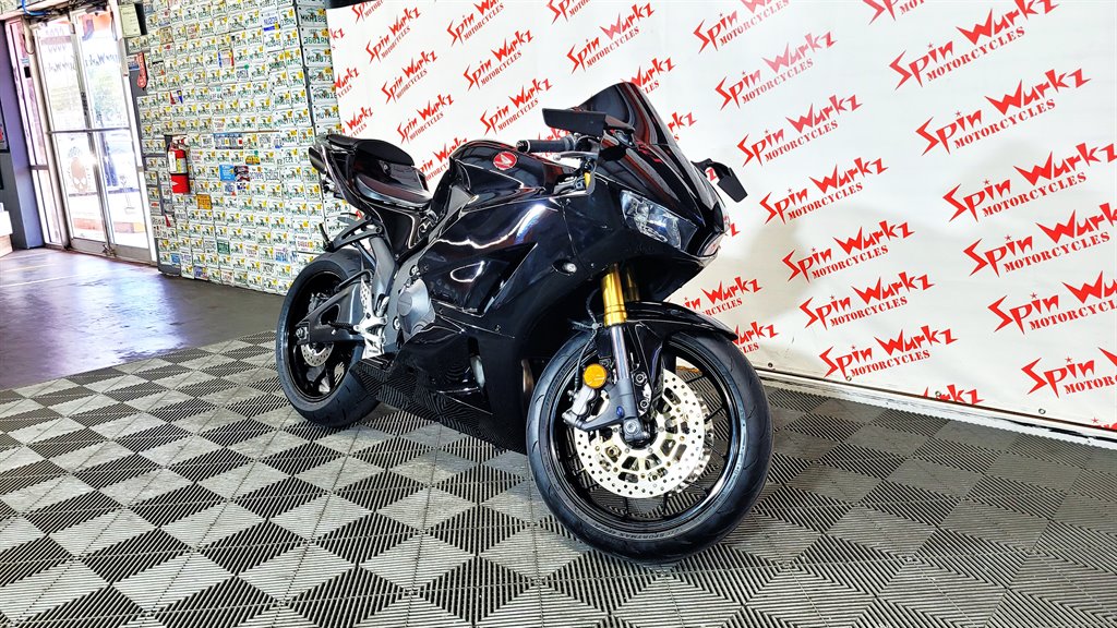 2023 Honda Cbr600rr - $10,900
