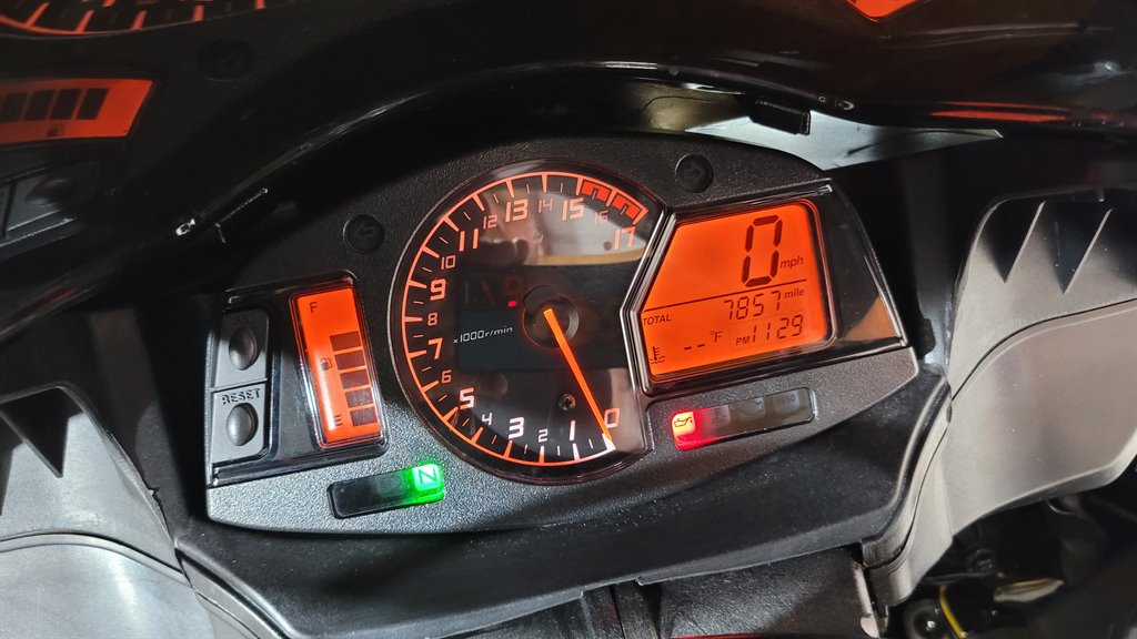 2023 Honda Cbr600rr - $10,900