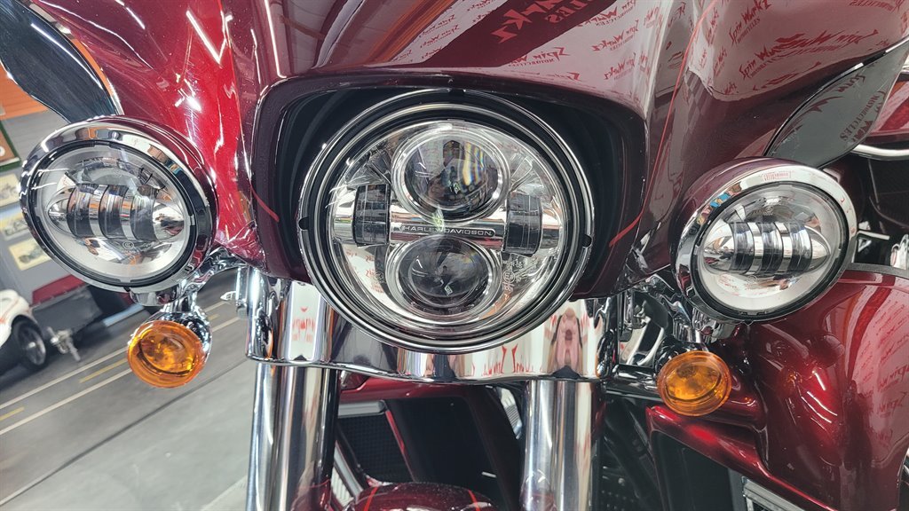 2017 Harley Davidson Ultra Limited Flhtk - $17,000