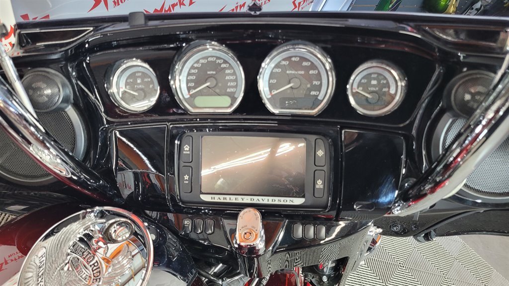 2017 Harley Davidson Ultra Limited Flhtk - $17,000