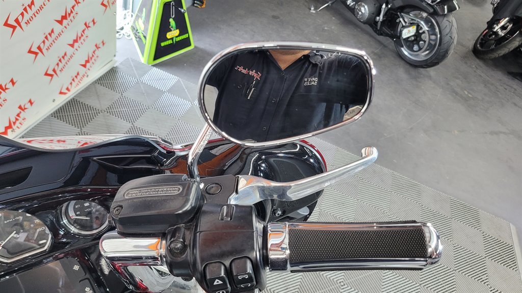 2017 Harley Davidson Ultra Limited Flhtk - $17,000