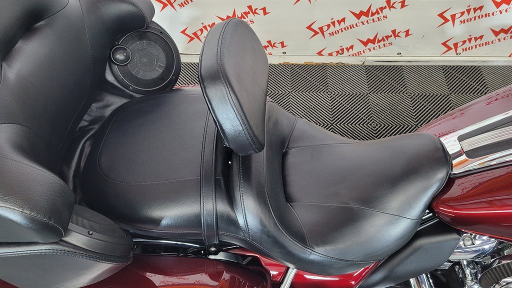 2017 Harley Davidson Ultra Limited Flhtk - $17,000