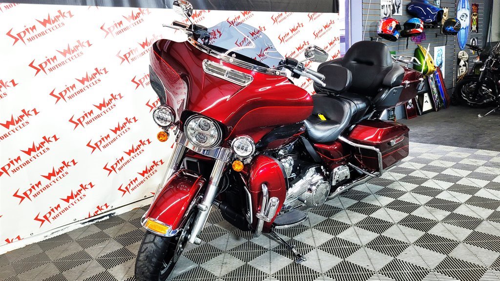 2017 Harley Davidson Ultra Limited Flhtk - $17,000