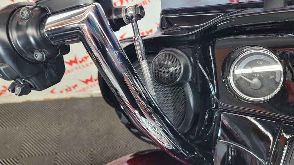 2017 Harley Davidson Ultra Limited Flhtk - $17,000