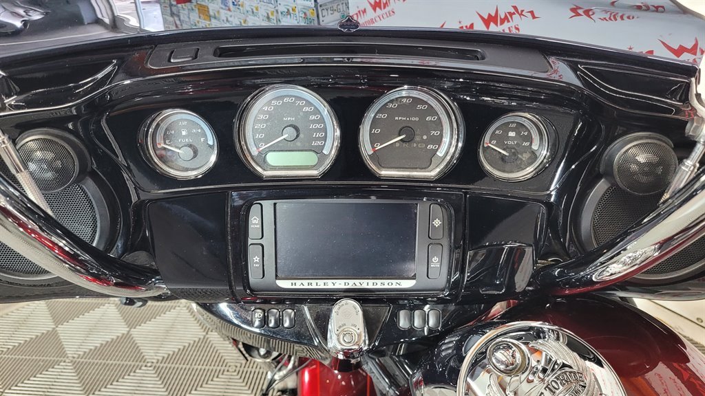 2017 Harley Davidson Ultra Limited Flhtk - $17,000