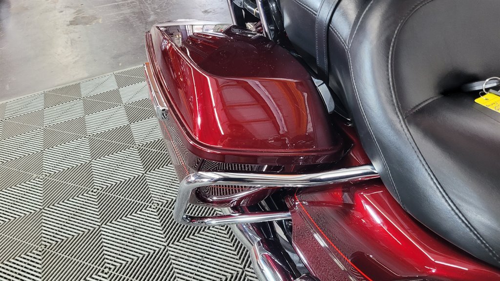 2017 Harley Davidson Ultra Limited Flhtk - $17,000