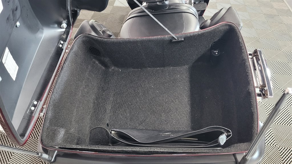 2017 Harley Davidson Ultra Limited Flhtk - $17,000