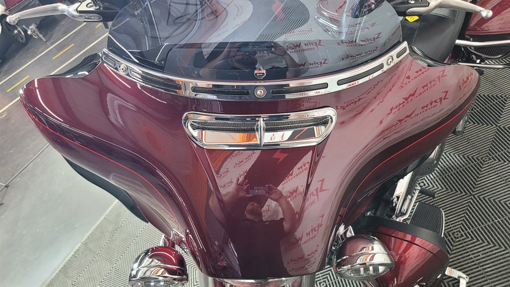 2017 Harley Davidson Ultra Limited Flhtk - $17,000