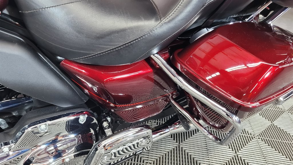 2017 Harley Davidson Ultra Limited Flhtk - $17,000