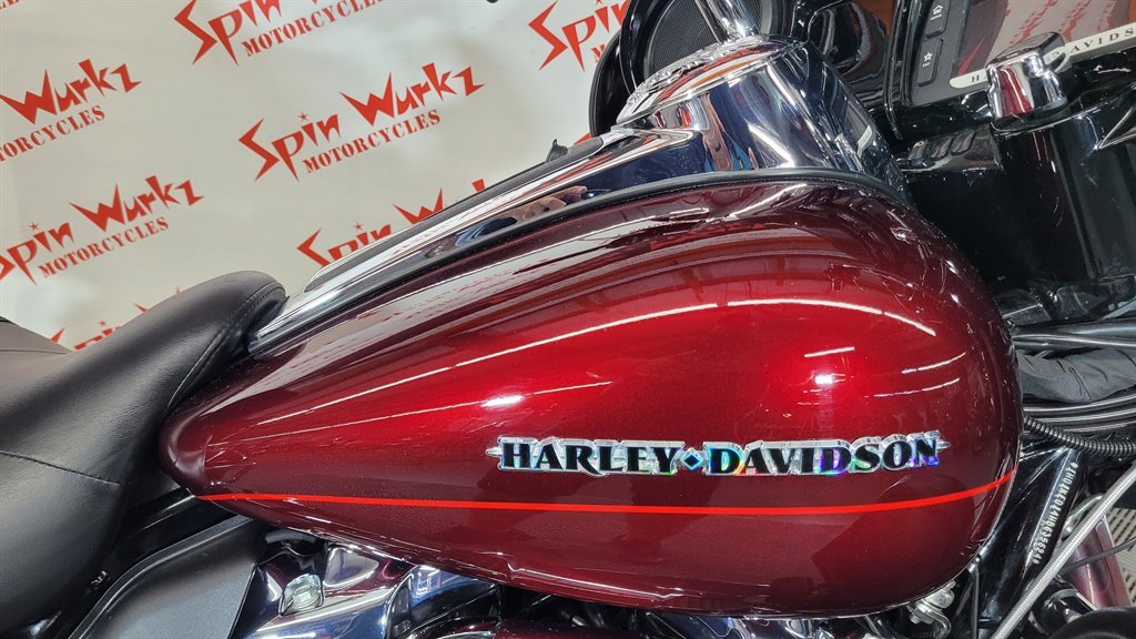 2017 Harley Davidson Ultra Limited Flhtk - $17,000