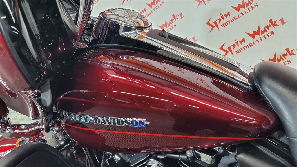2017 Harley Davidson Ultra Limited Flhtk - $17,000