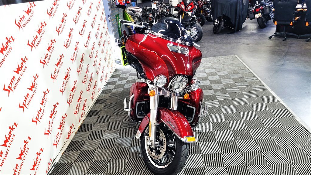 2017 Harley Davidson Ultra Limited Flhtk - $17,000