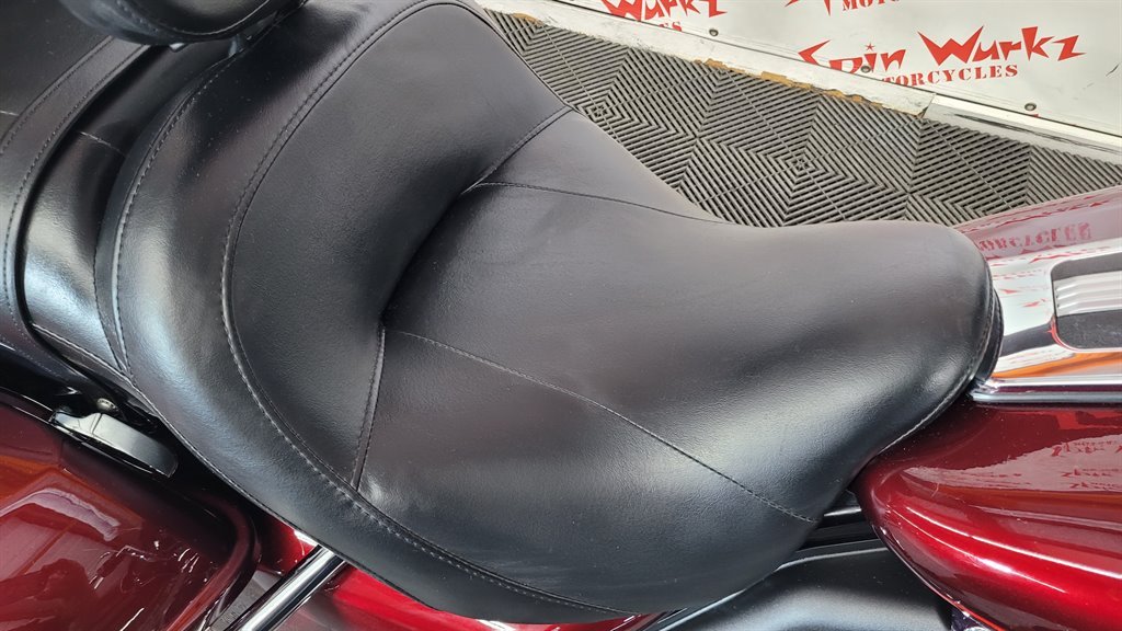 2017 Harley Davidson Ultra Limited Flhtk - $17,000